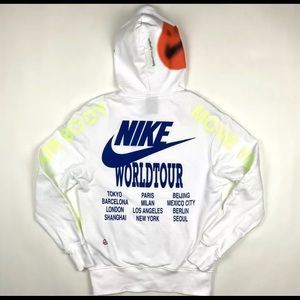 Nike world tour hoodie Small